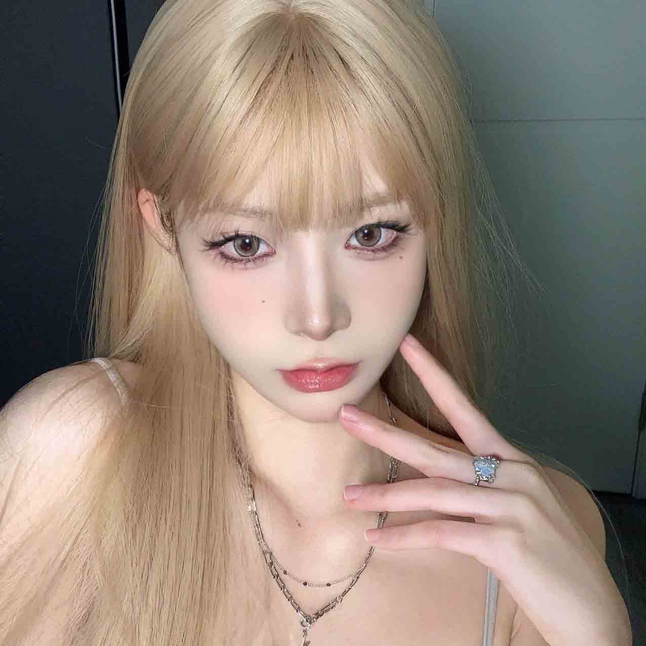 Femboy wear sweet femboy 613 blonde long straight wig with bangs femboy fashion