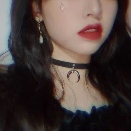 Choker Necklace With Moon Pendant - Femboy Fashion