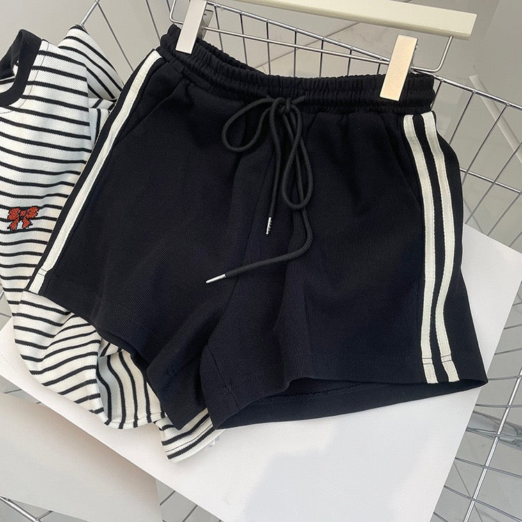 Black elastic waist sport short