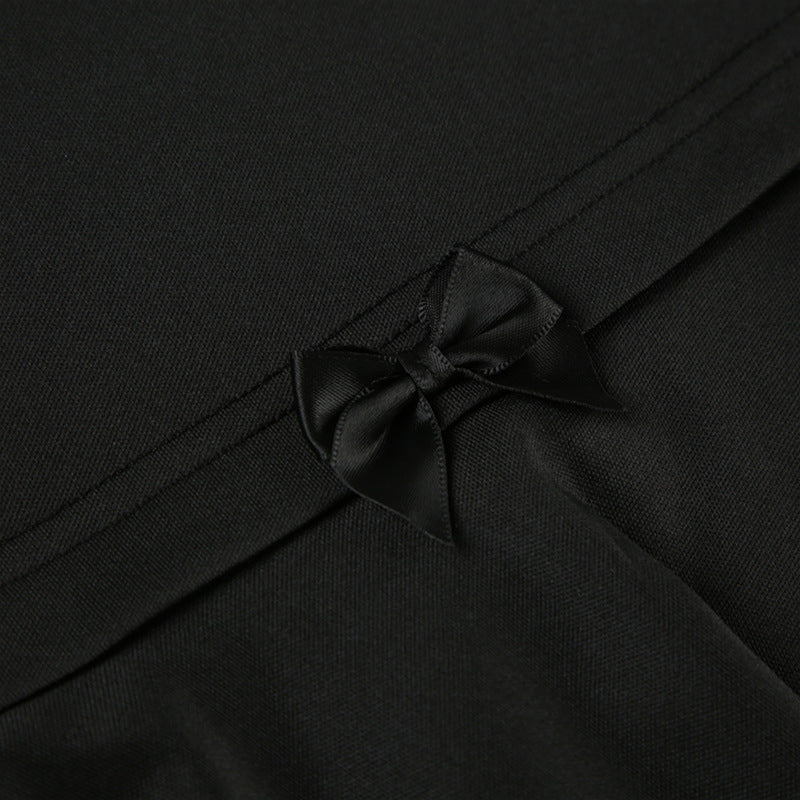 Black sweet black skirt with bow detail