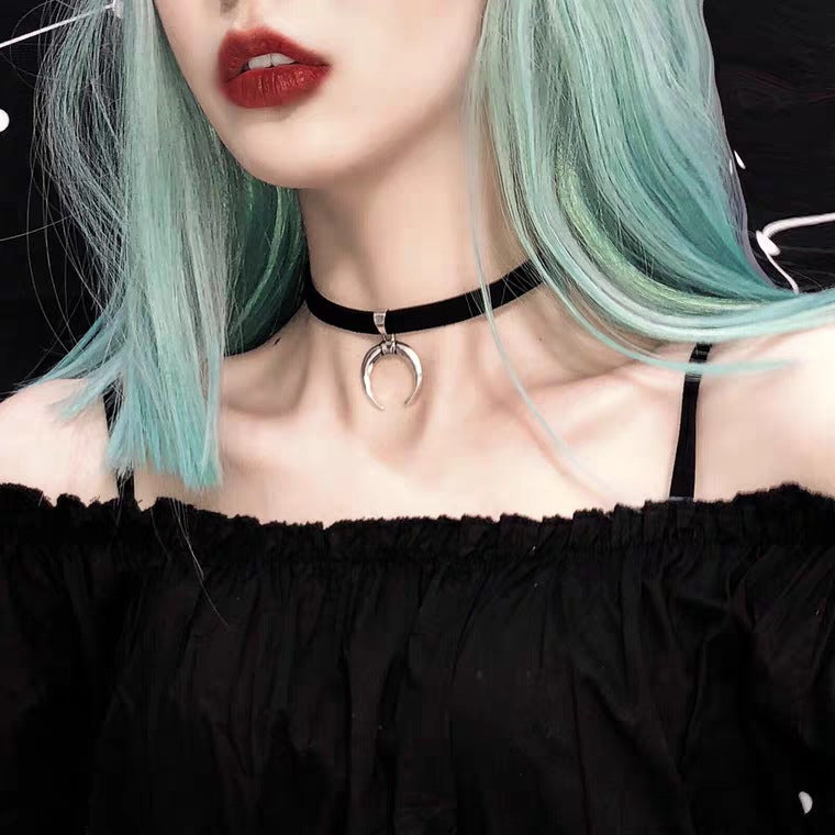 Choker Necklace With Moon Pendant - Femboy Fashion