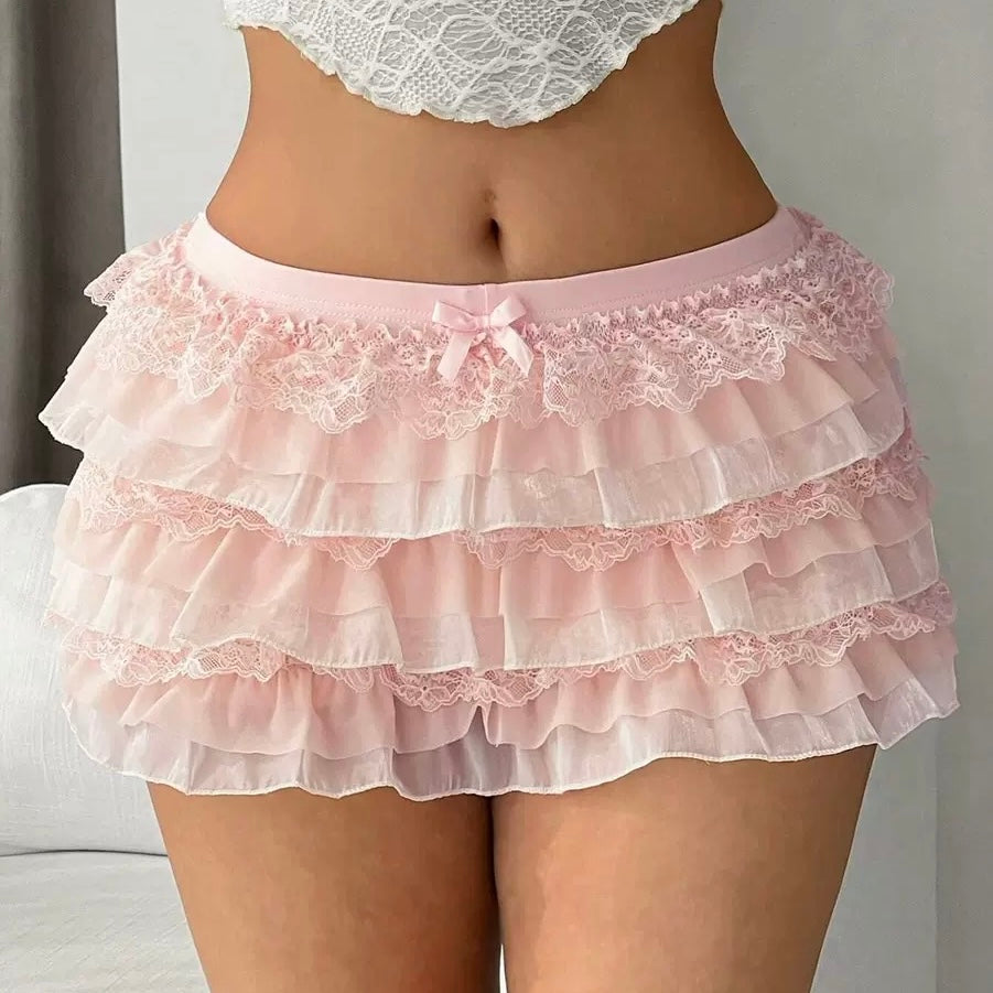 Pink multi layer white lace short skirt detail