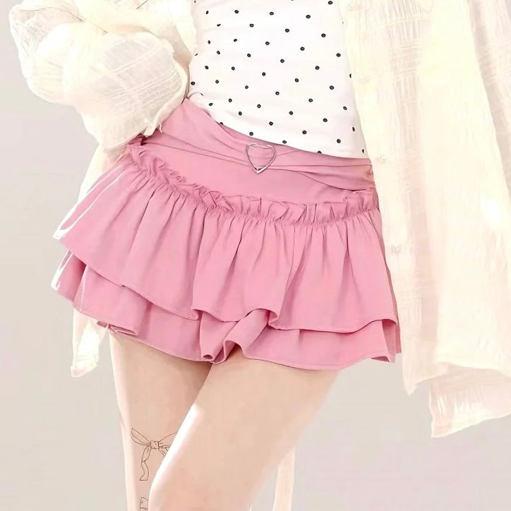 Sweet pink pleated short skirt detail