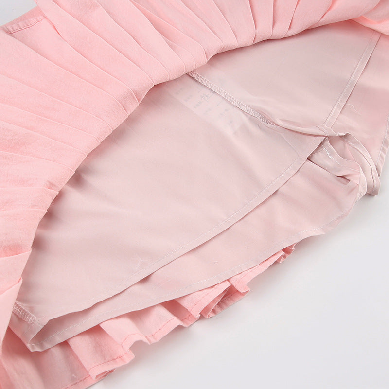 Sweet pink pleated short skirt detail